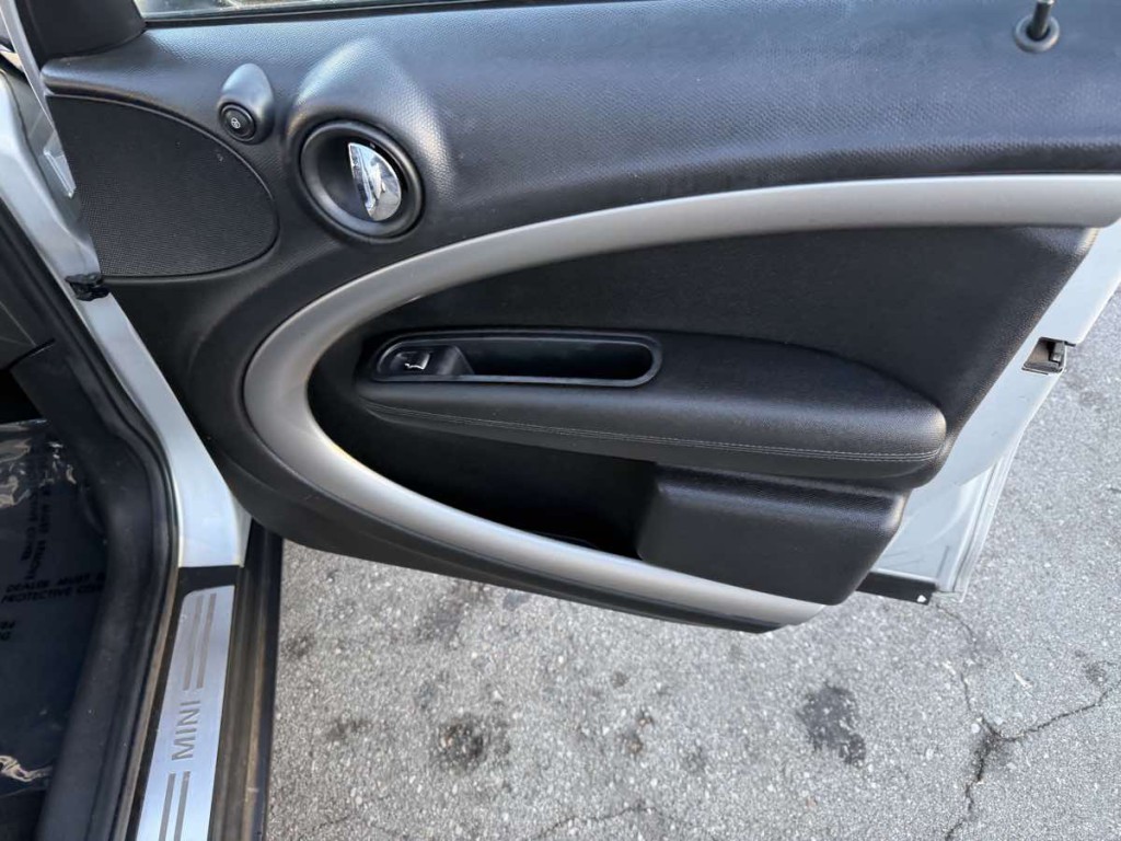 2015 MINI Countryman Image 19