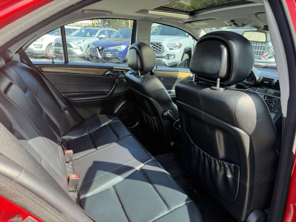 2007 Mercedes-Benz C-Class Image 16