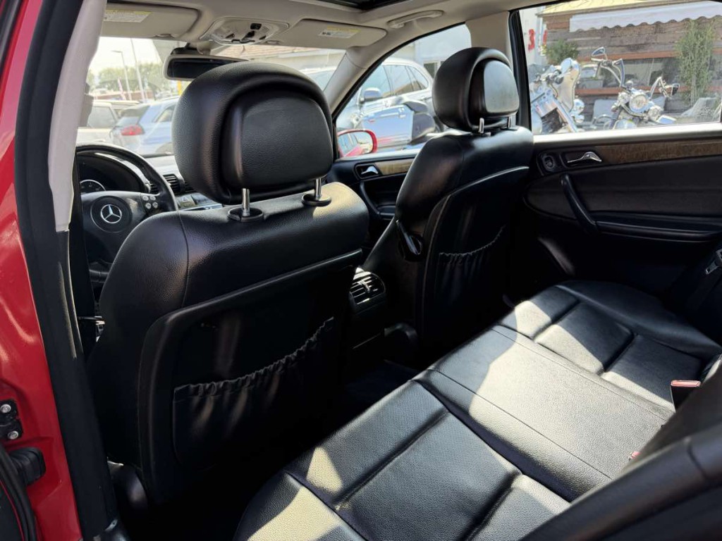 2007 Mercedes-Benz C-Class Image 17