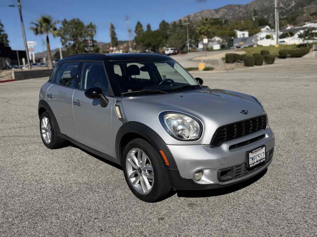 2014 MINI Countryman Image 1