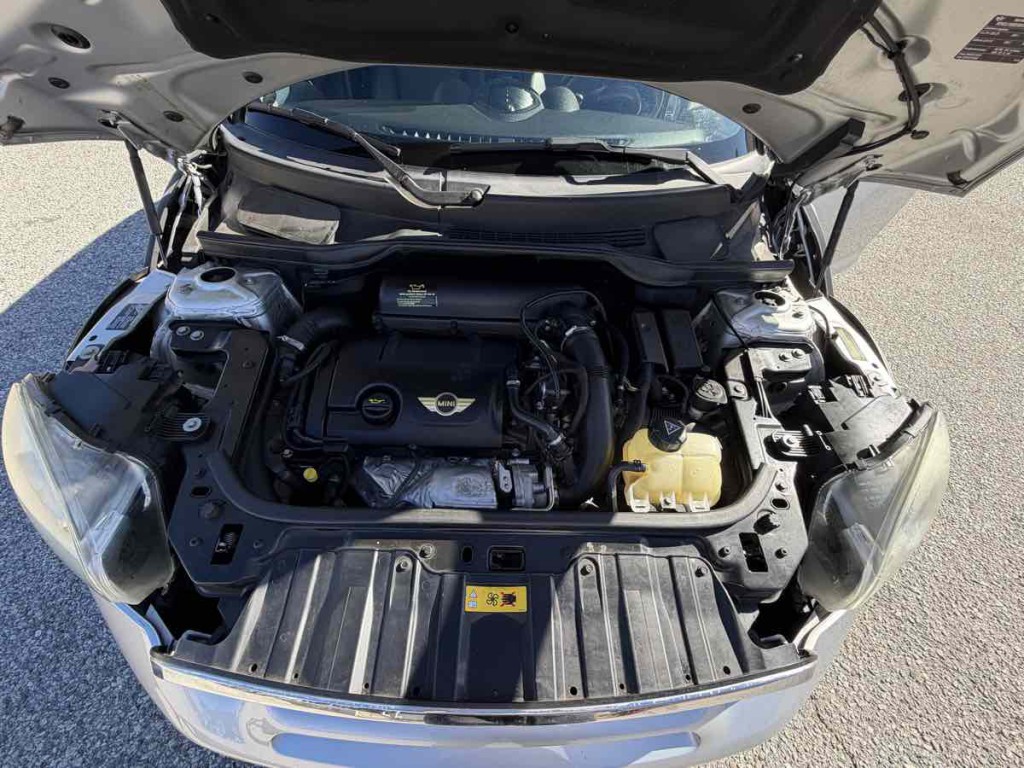 2014 MINI Countryman Image 17