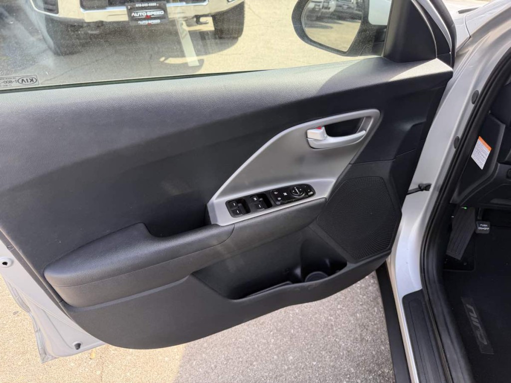 2020 Kia Niro Image 7