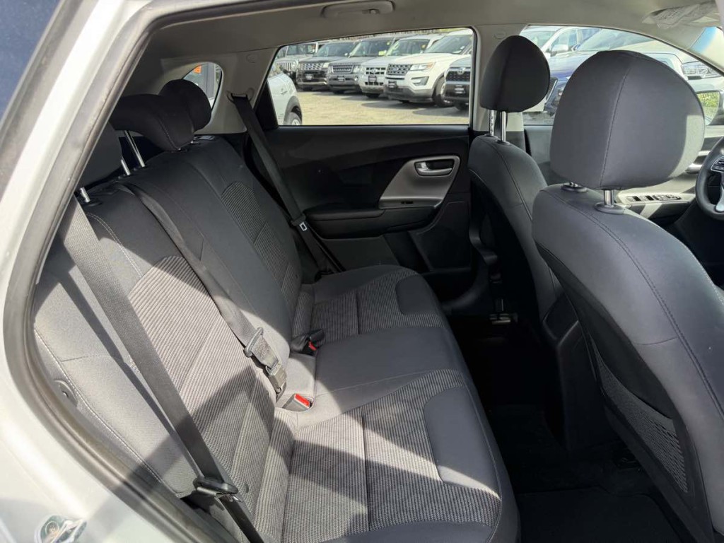 2020 Kia Niro Image 13