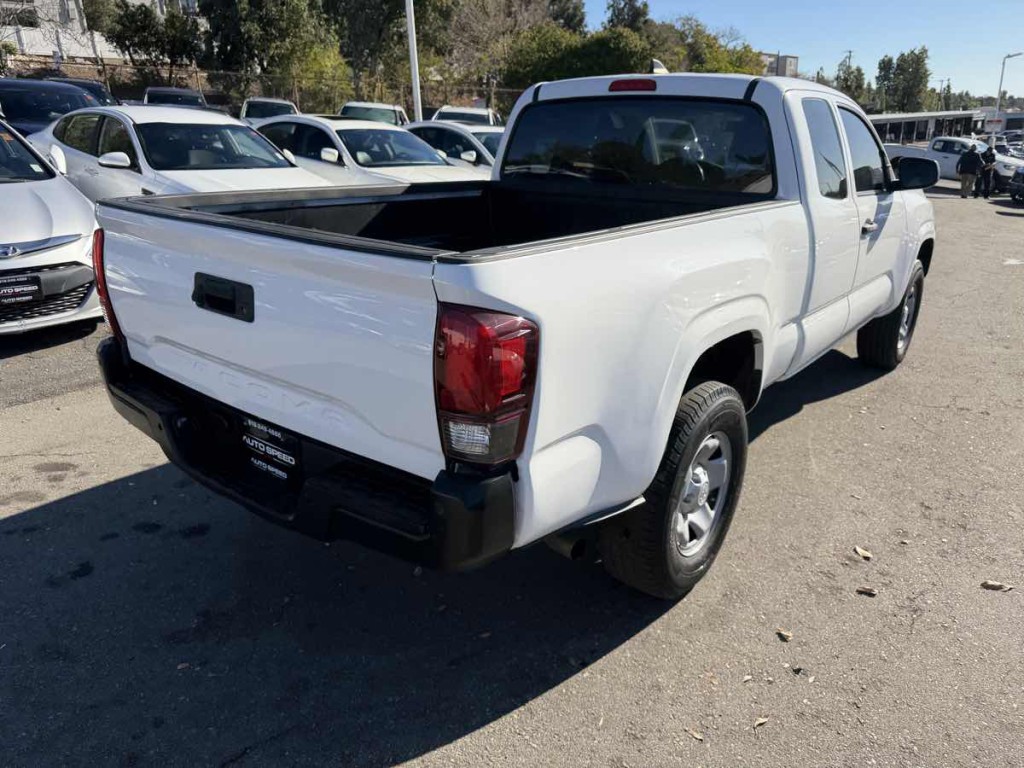 2019 Toyota Tacoma Image 4