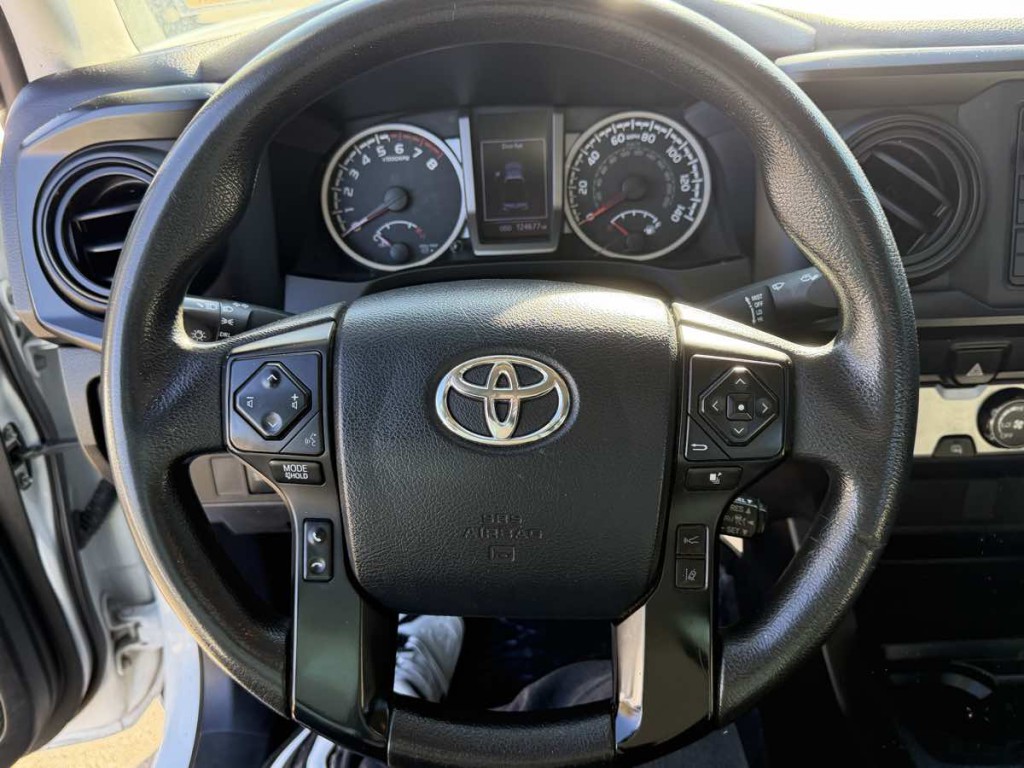 2019 Toyota Tacoma Image 21