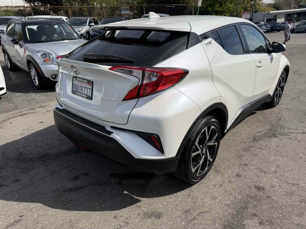 2018 Toyota C-HR Image 4