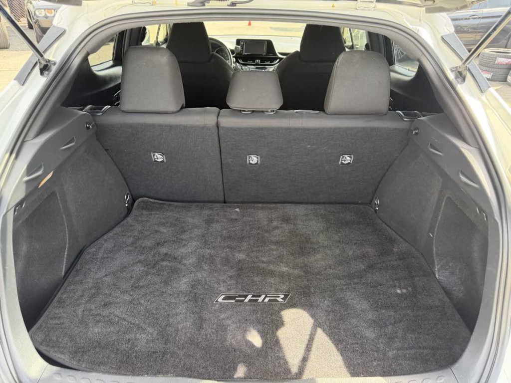 2018 Toyota C-HR Image 12