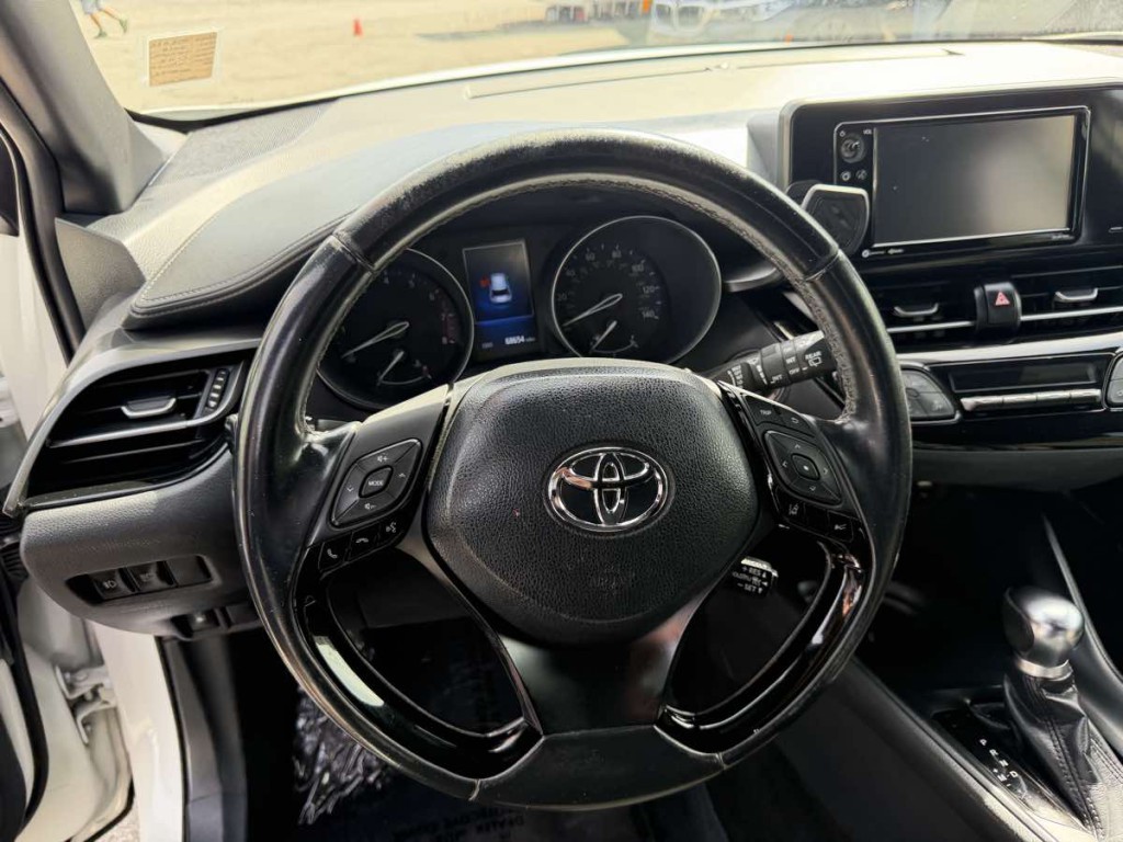 2018 Toyota C-HR Image 14