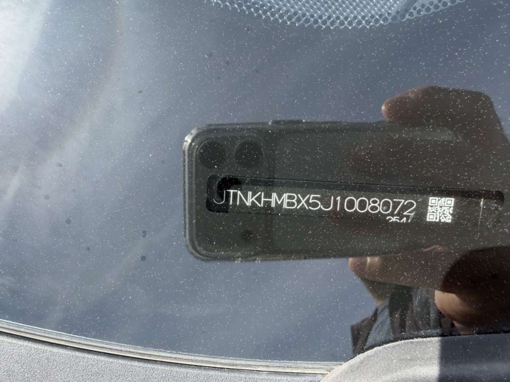 2018 Toyota C-HR Image 17