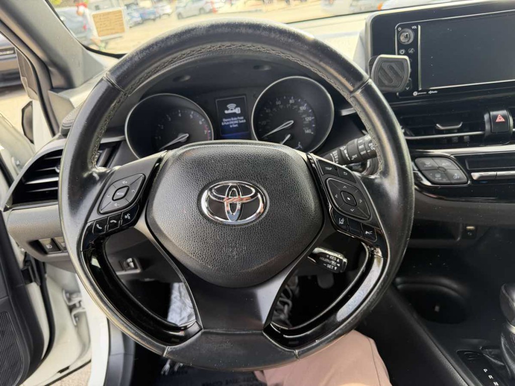 2018 Toyota C-HR Image 19
