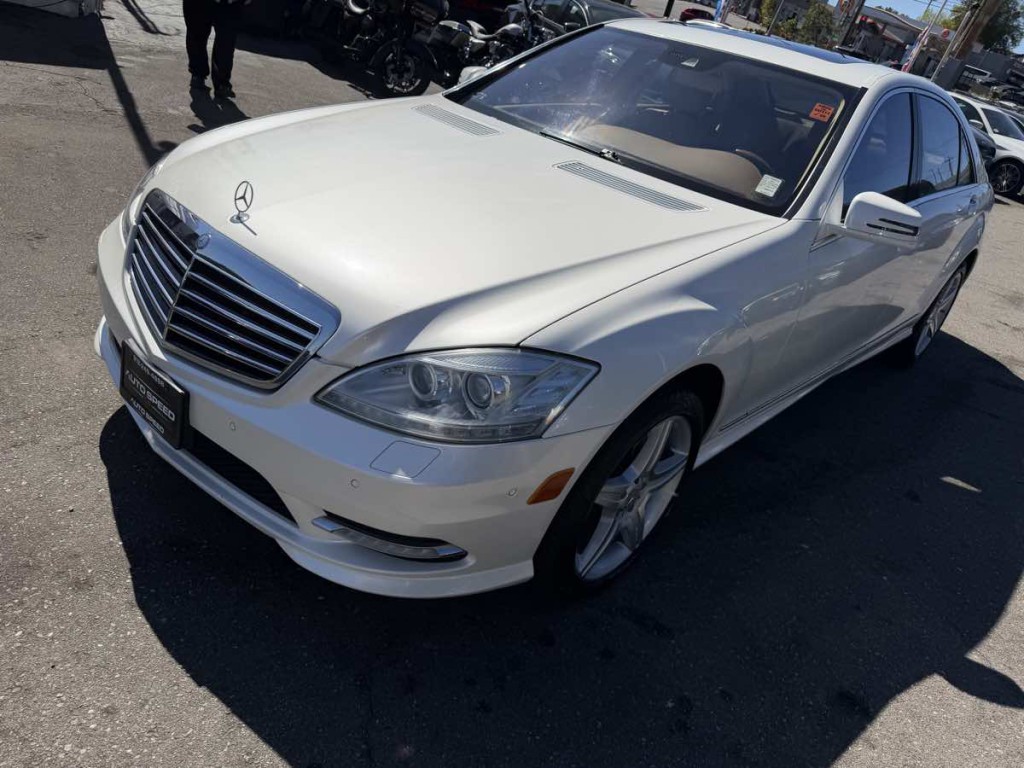 2011 Mercedes-Benz S-Class Image 3