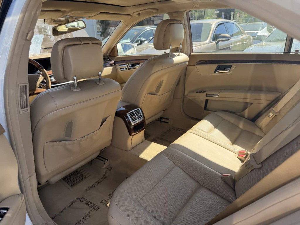 2011 Mercedes-Benz S-Class Image 17
