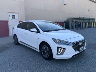Image for 2020 Hyundai Ioniq Plug-In Hybrid SE ID: 7170986