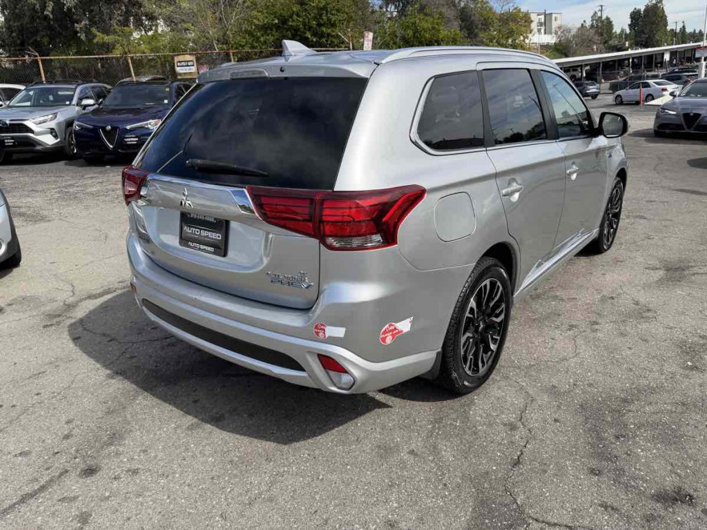 2018 Mitsubishi Outlander Image 5