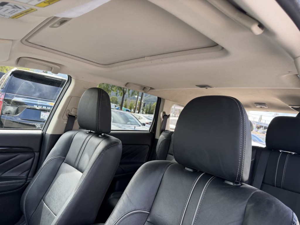 2018 Mitsubishi Outlander Image 8