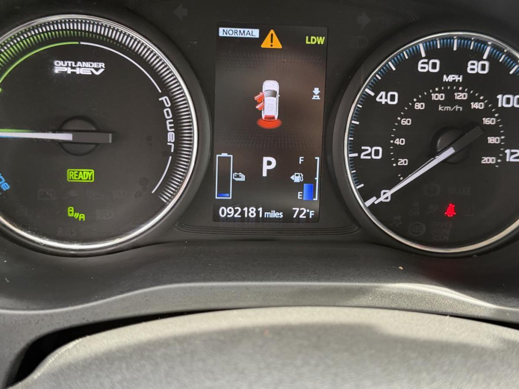 2018 Mitsubishi Outlander Image 9