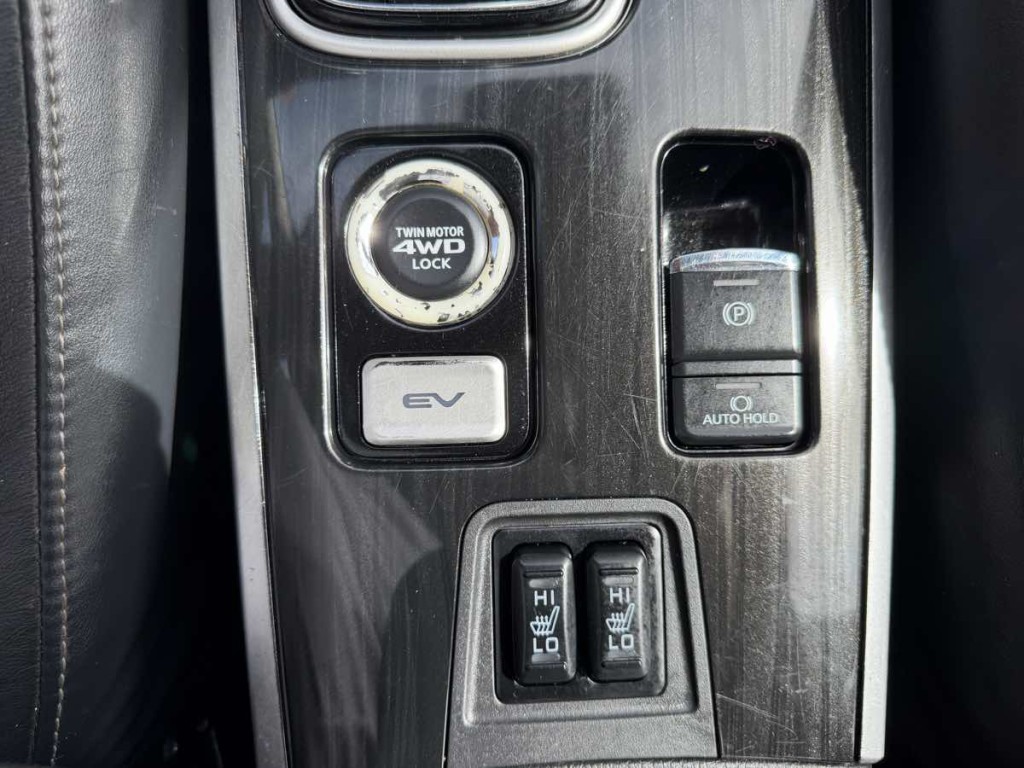 2018 Mitsubishi Outlander Image 24