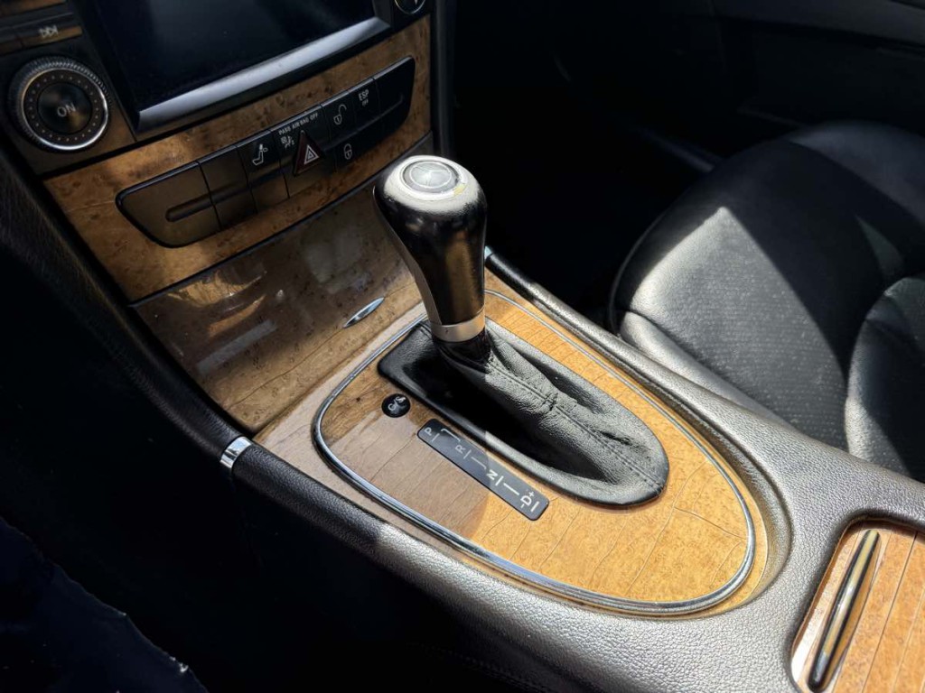 2009 Mercedes-Benz E-Class Image 10