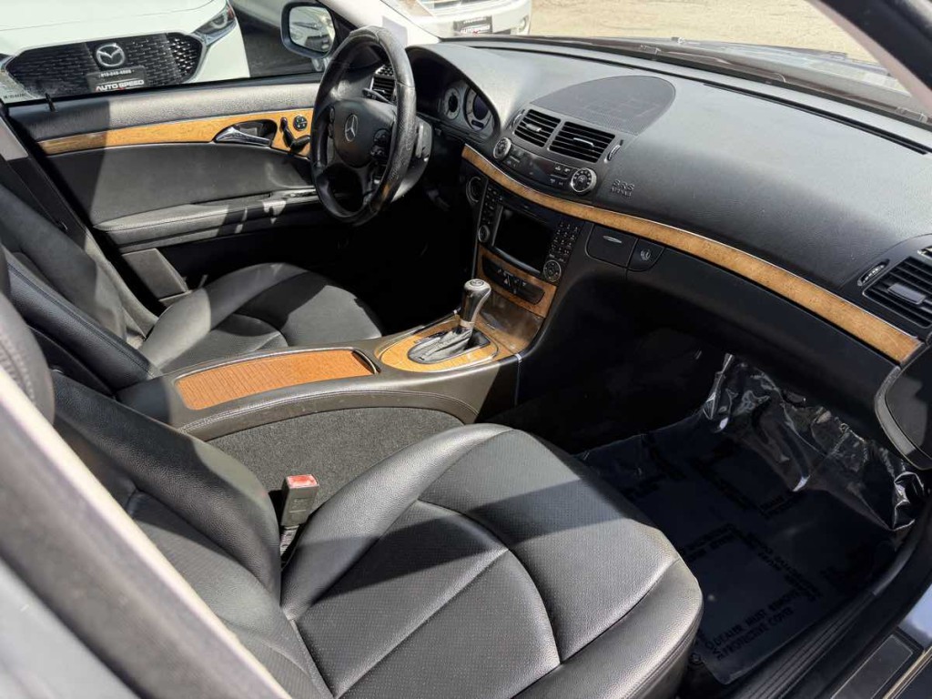 2009 Mercedes-Benz E-Class Image 11