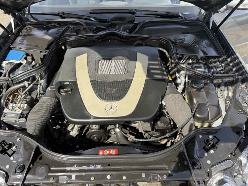 2009 Mercedes-Benz E-Class Image 18