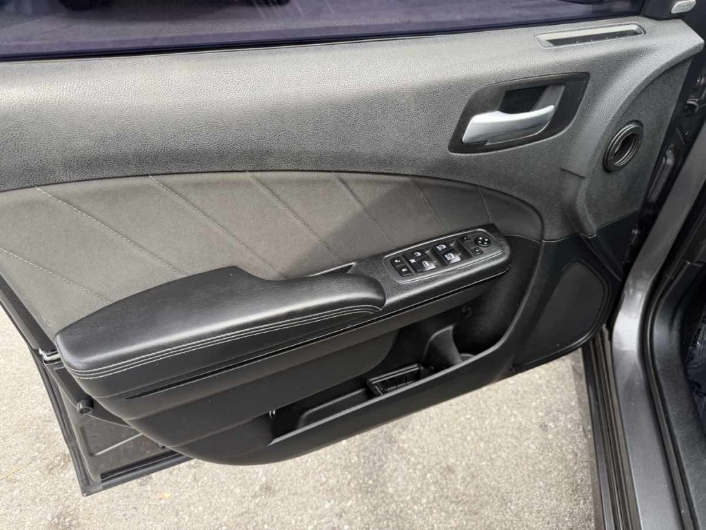 2019 Dodge Charger Image 10