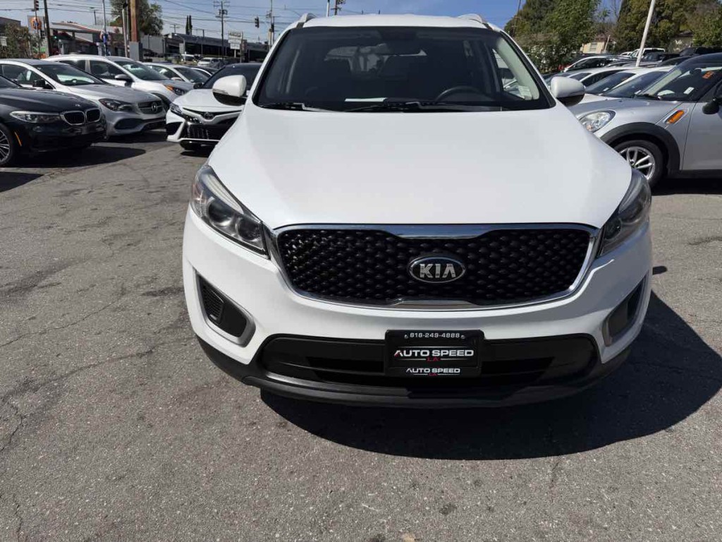 2017 Kia Sorento Image 2