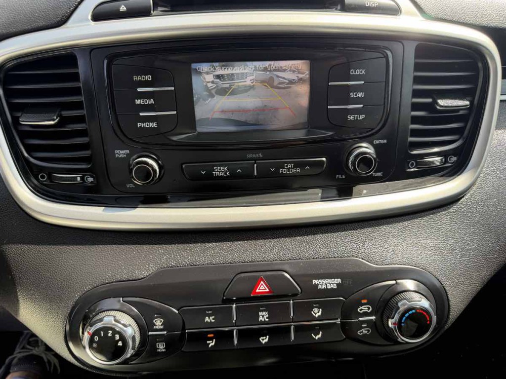 2017 Kia Sorento Image 22