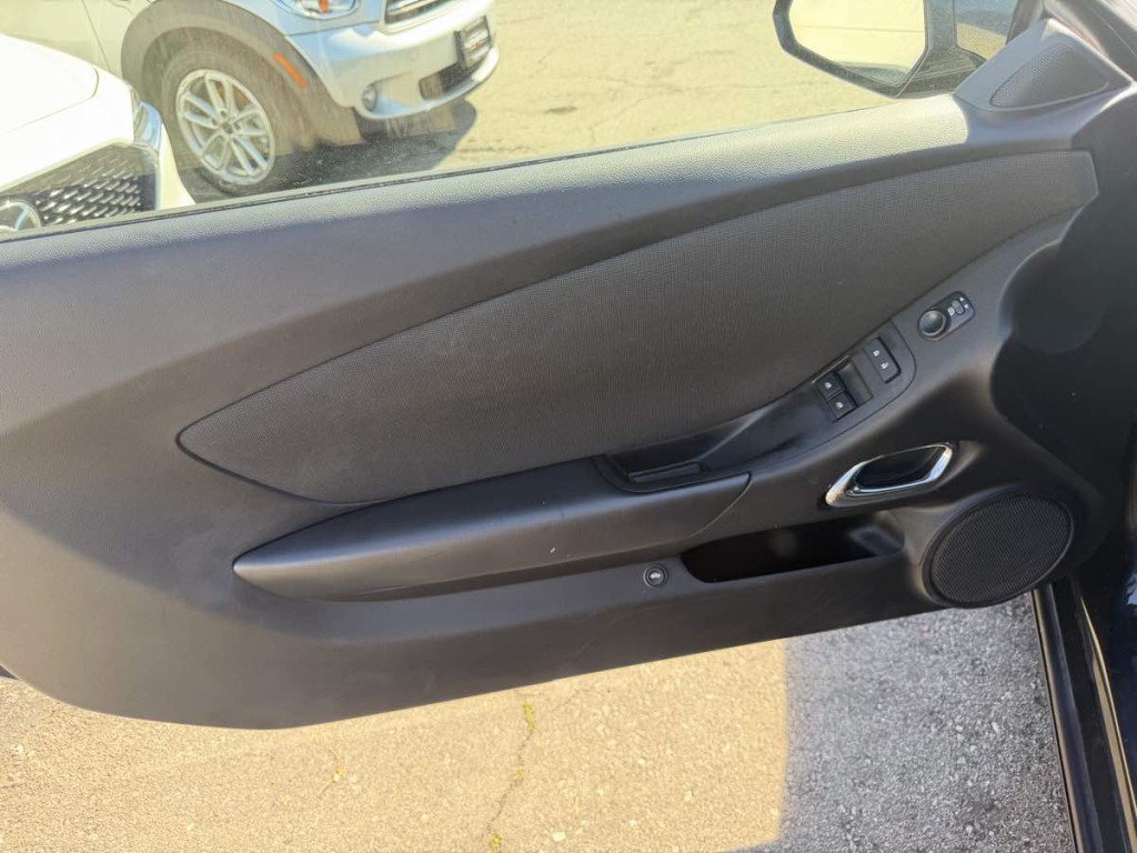 2015 Chevrolet Camaro Image 8