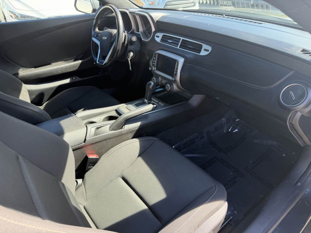 2015 Chevrolet Camaro Image 19