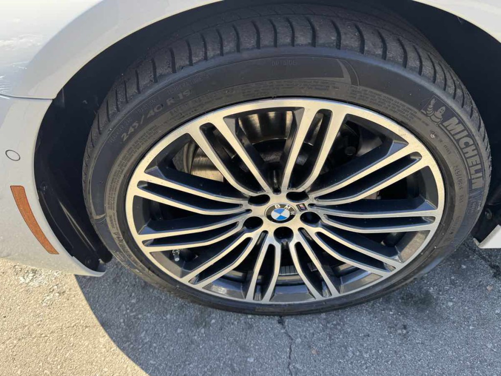 2018 BMW 5 Series Image 9