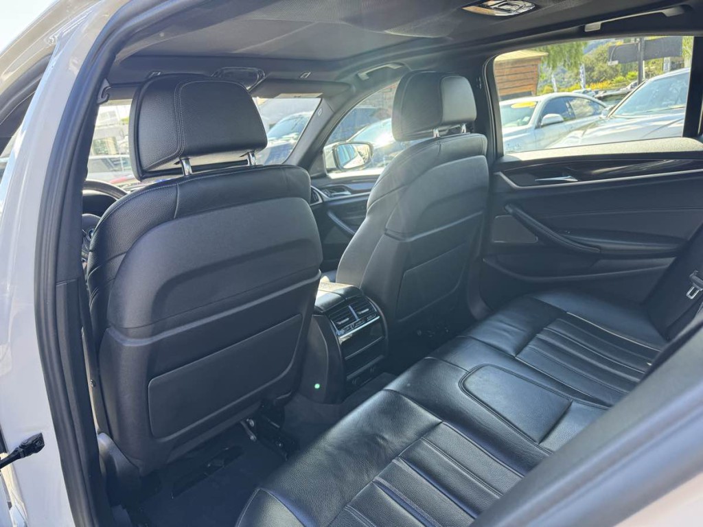 2018 BMW 5 Series Image 20