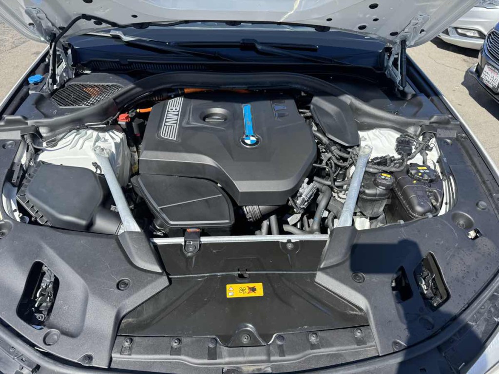 2018 BMW 5 Series Image 24