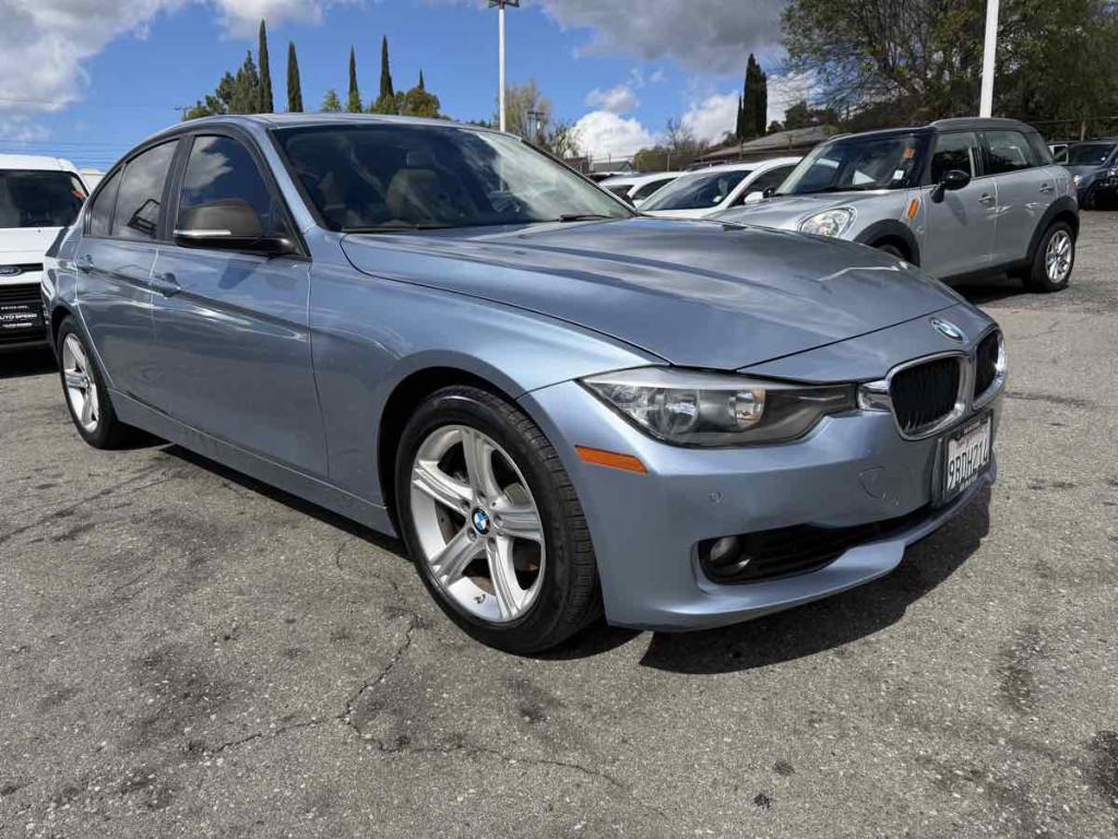 2012 BMW 3 Series Image 1