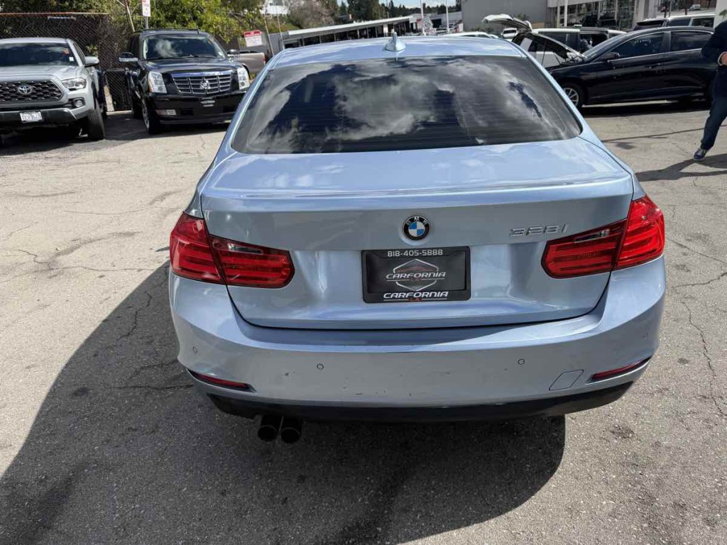 2012 BMW 3 Series Image 4