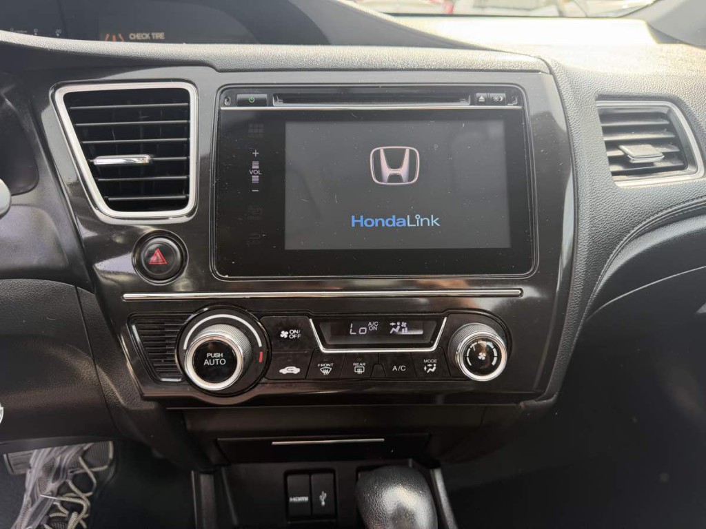 2015 Honda Civic Image 12
