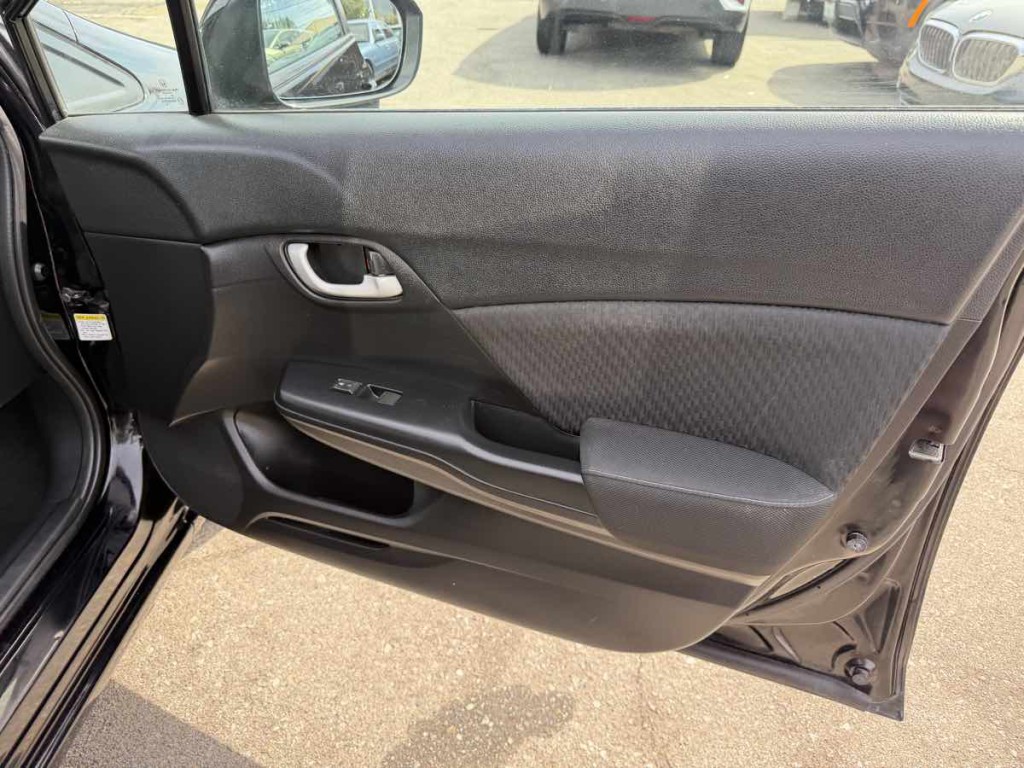 2015 Honda Civic Image 17