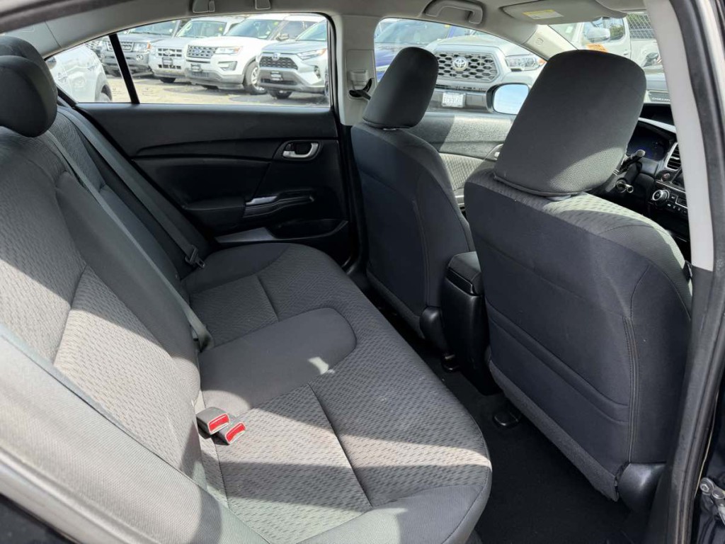 2015 Honda Civic Image 18