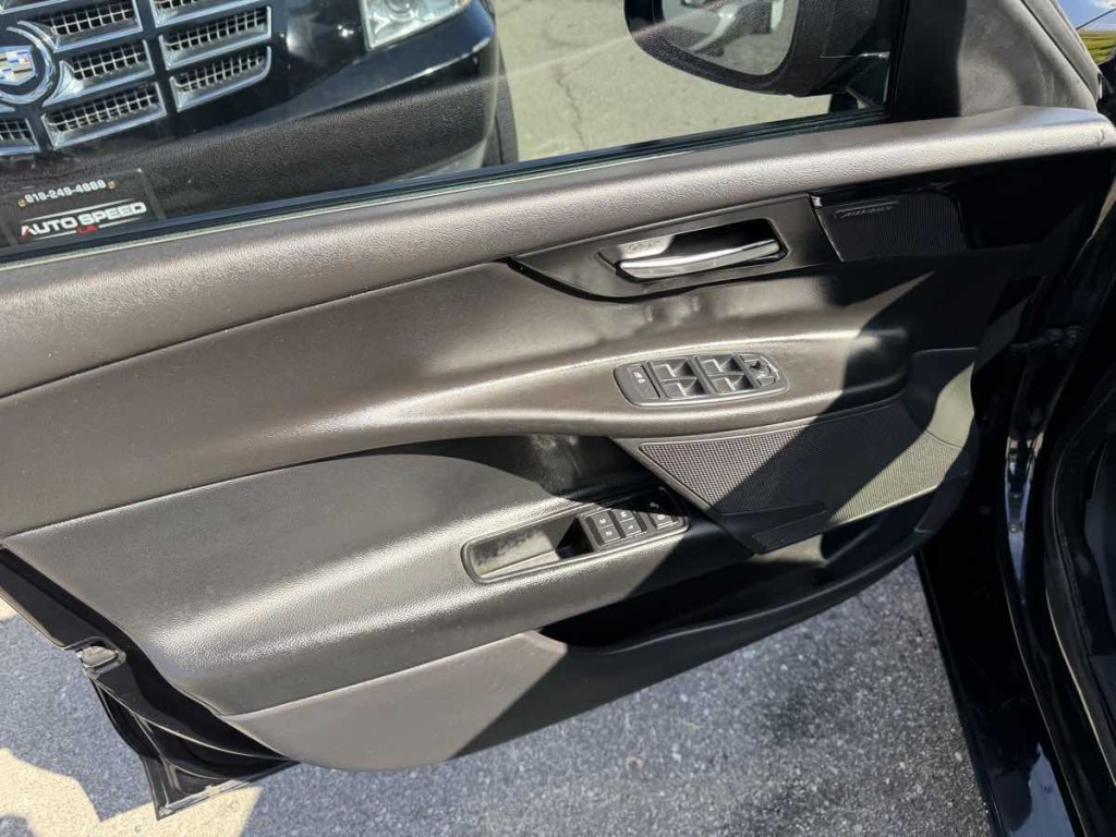 2017 Jaguar XE Image 7