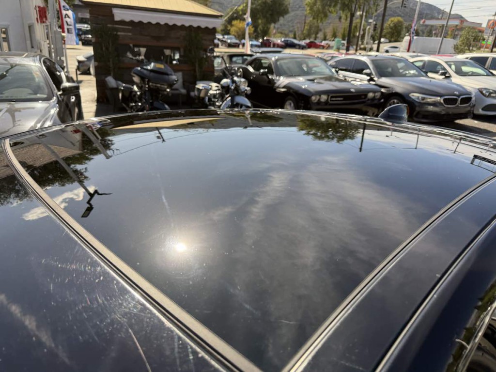 2017 Jaguar XE Image 18