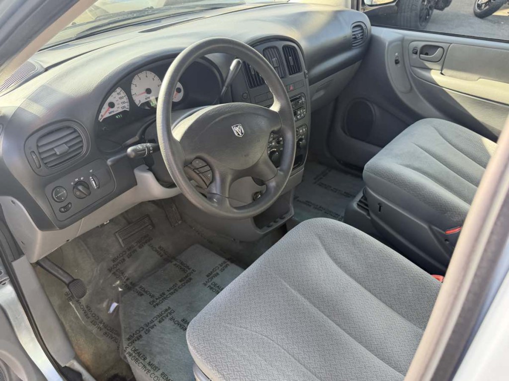 2005 Dodge Ram Van Image 8