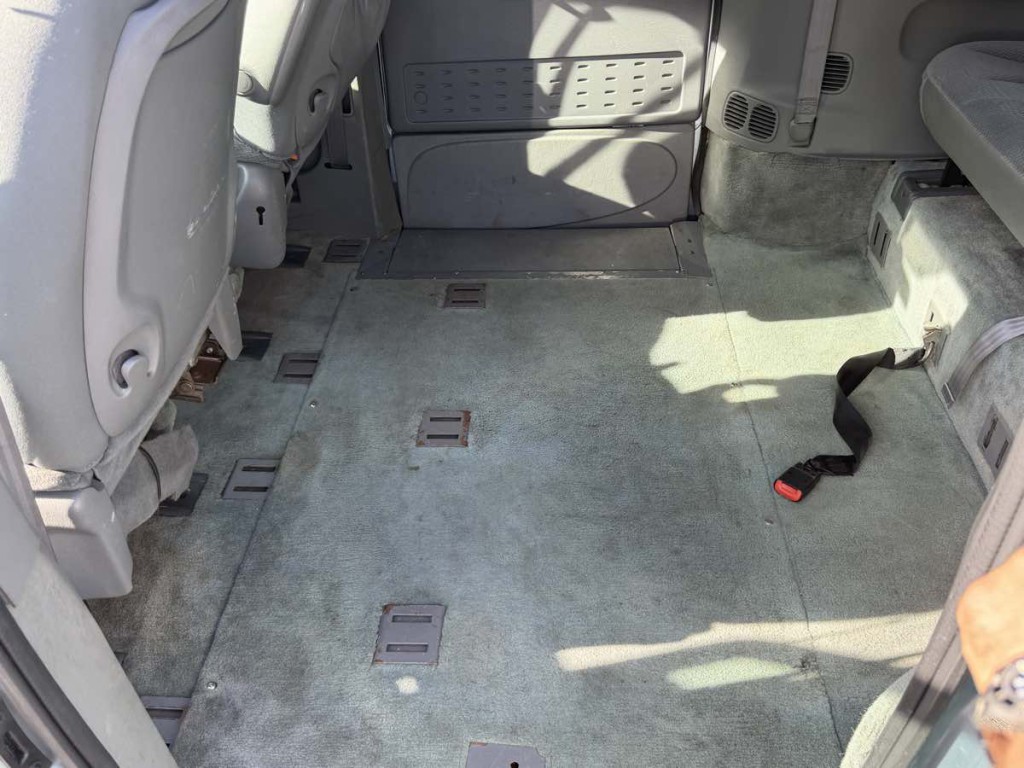 2005 Dodge Ram Van Image 14