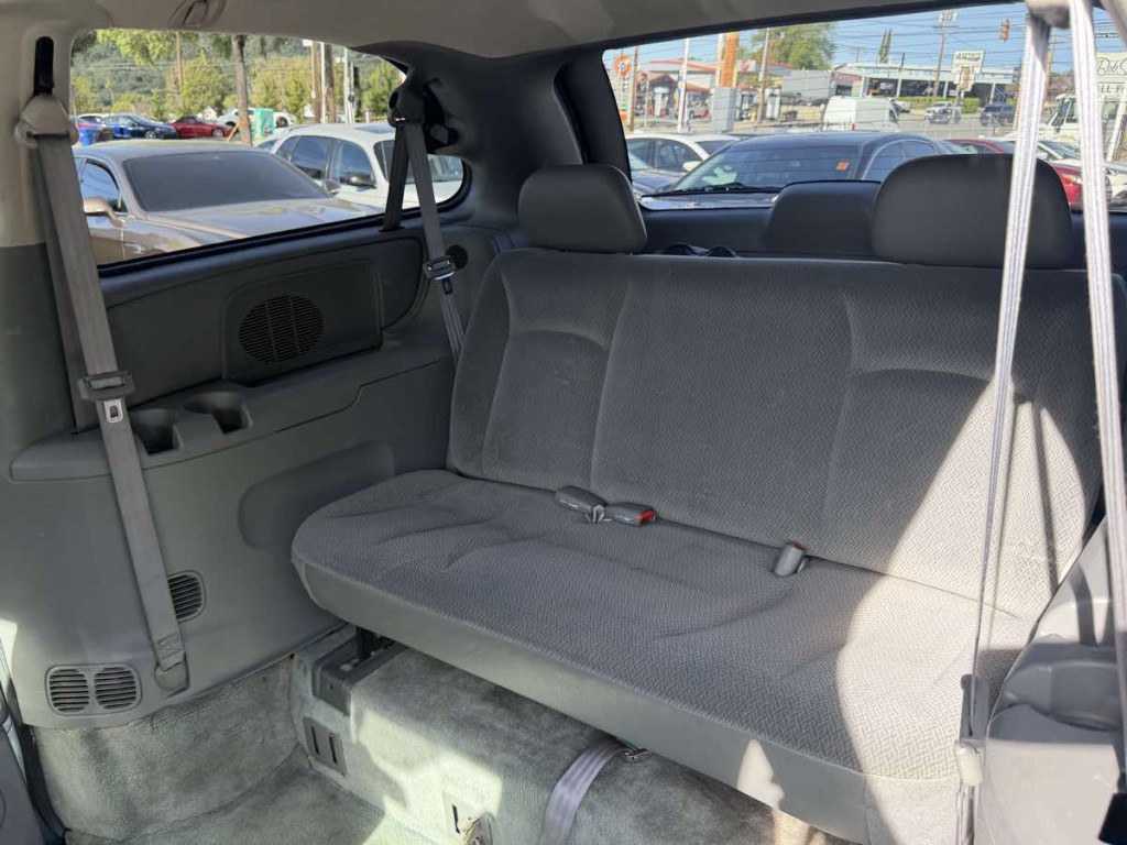 2005 Dodge Ram Van Image 16