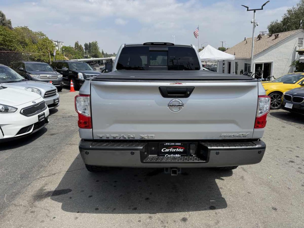 2016 Nissan Titan Image 5