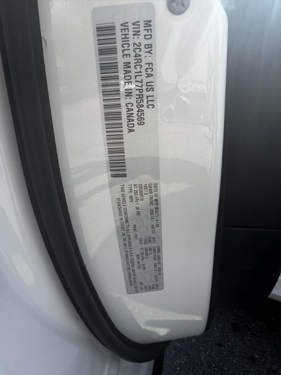 2023 Chrysler Pacifica Image 22