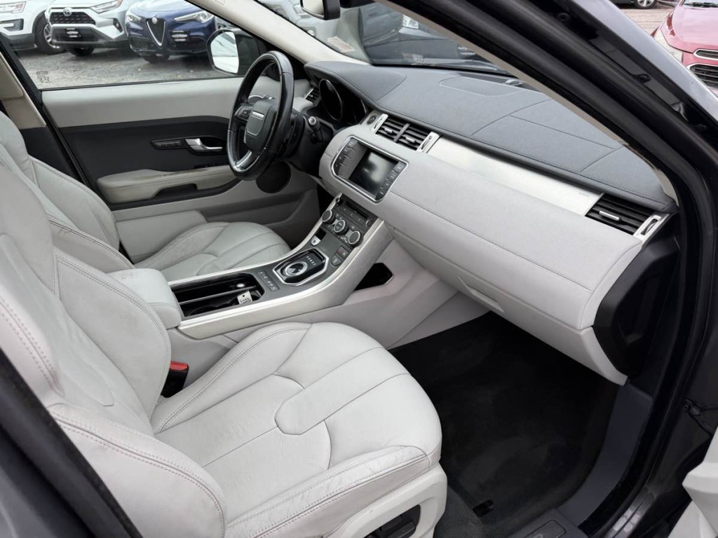 2015 Land Rover Range Rover Evoque Image 13