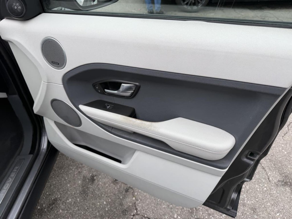 2015 Land Rover Range Rover Evoque Image 14