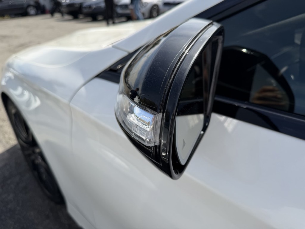 2016 Mercedes-Benz S-Class Image 25