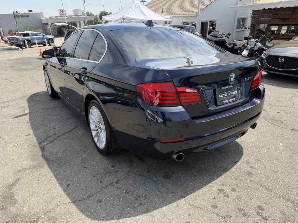 2011 BMW 5 Series Image 4