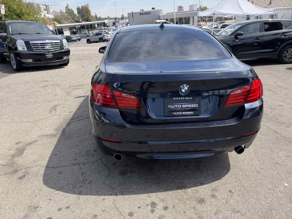 2011 BMW 5 Series Image 5