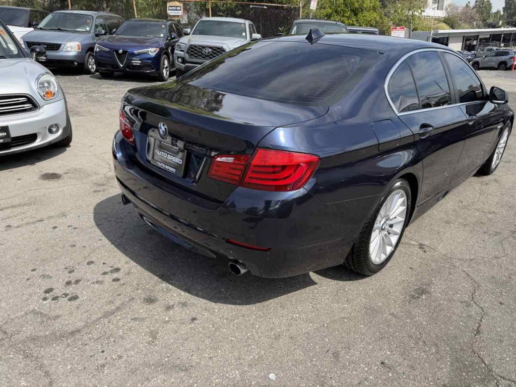 2011 BMW 5 Series Image 6
